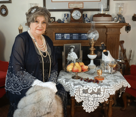 Jessica Michna as Molly Brown